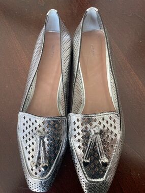 Anthropologie Maeve Metallic Silver Perforated Tassel Loafers w/ Puffed Hearts!